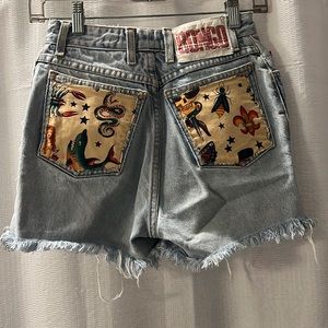 Super cute vintages reworked jean shorts!